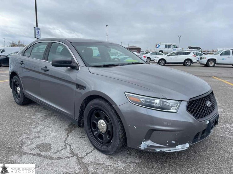 2018-ford-taurus-police-inte-image-3