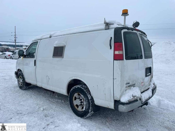 2011-chevrolet-express-g3500-image-6