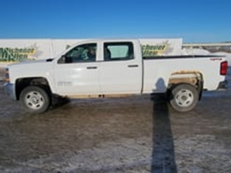 2015-chevrolet-silverado-2500hd-image-5