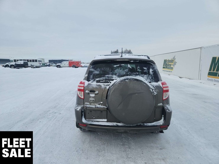 2009-toyota-rav4-image-8