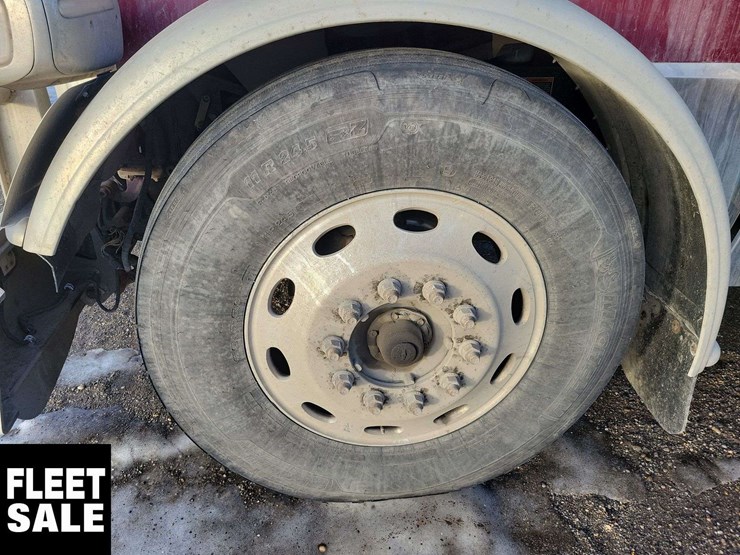 2016-peterbilt-389-image-8