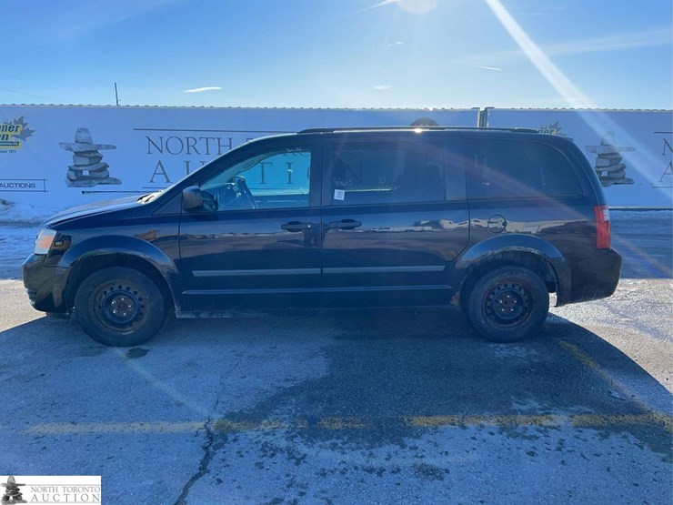 2010-dodge-grand-caravan-se-image-2