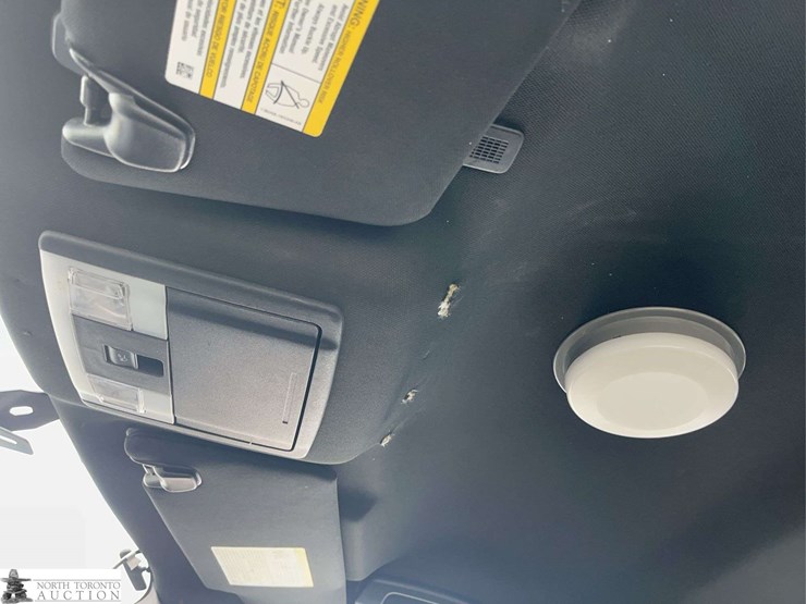 2019-ford-explorer-image-26