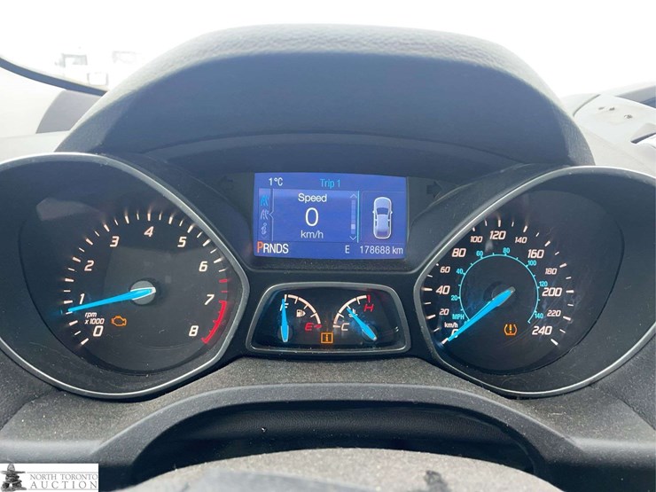 2015-ford-escape-image-13