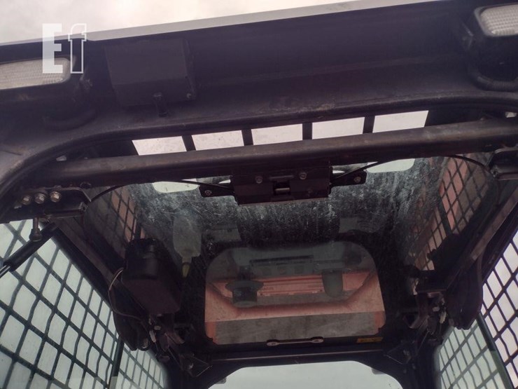 2017-kubota-svl95-2s-image-13