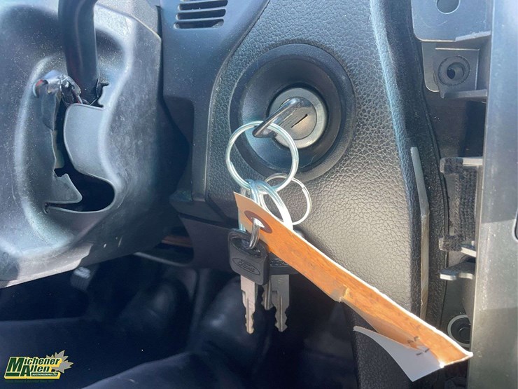 2014-ford-explorer-image-18