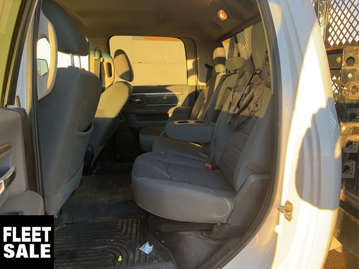 2015-ram-5500-crew-cab-4x4-s/a-deck-truck-image-15