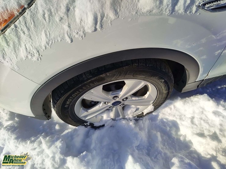 2015-ford-escape-image-7