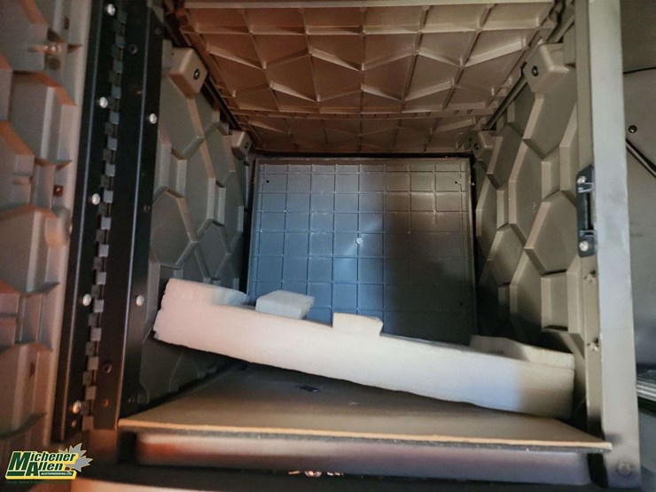 2009-freightliner-cascadia-t/a-sleeper-tractor-image-27