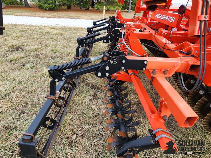 2013-kuhn-krause-excelerator-8000-image-17