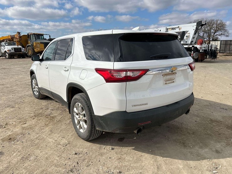 2018-chevrolet-traverse-image-2