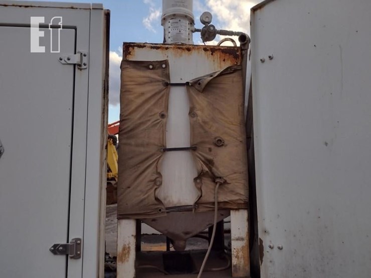 2008-peterbilt-365-image-39