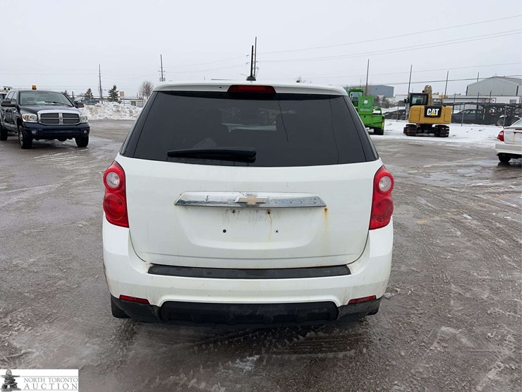 2015-chevrolet-equinox-ls-image-6