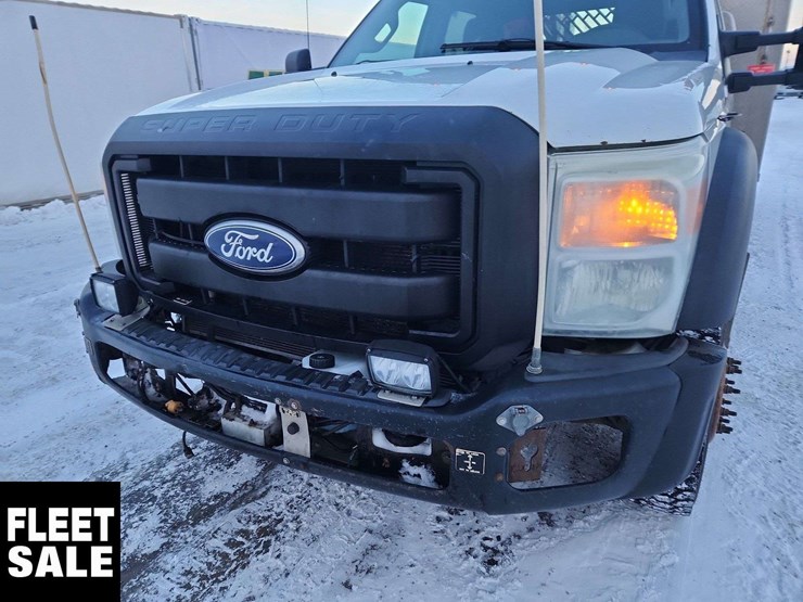 2011-ford-f550-image-39