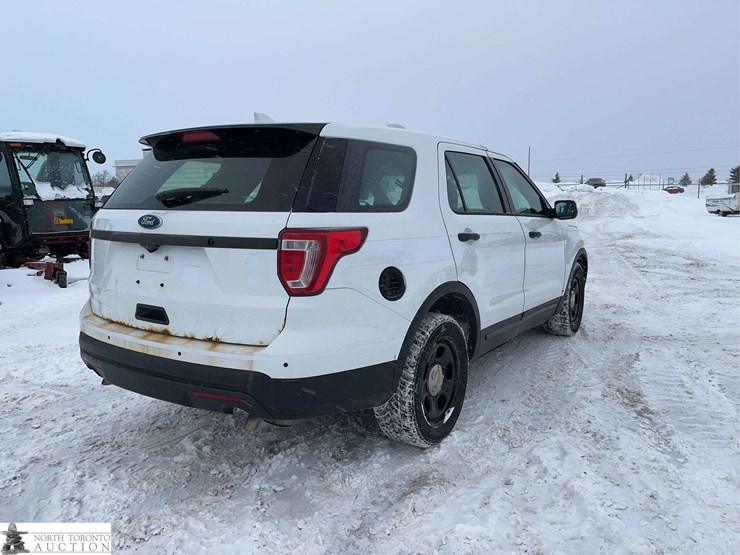 2016-ford-explorer-police-interceptor-image-5