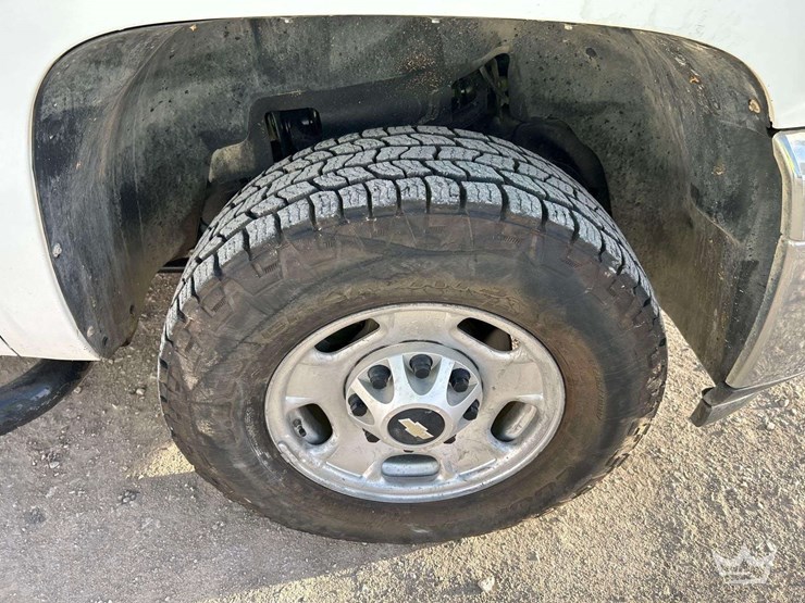 2013-chevrolet-silverado-1500-image-24