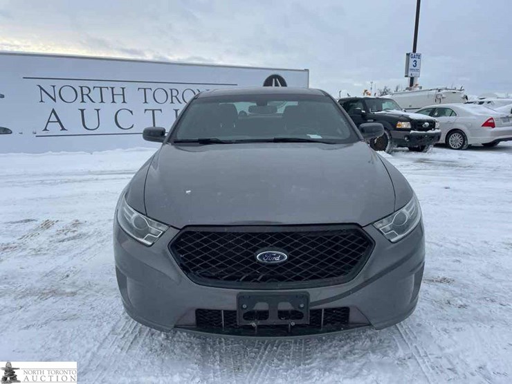 2017-ford-taurus-police-inte-image-2