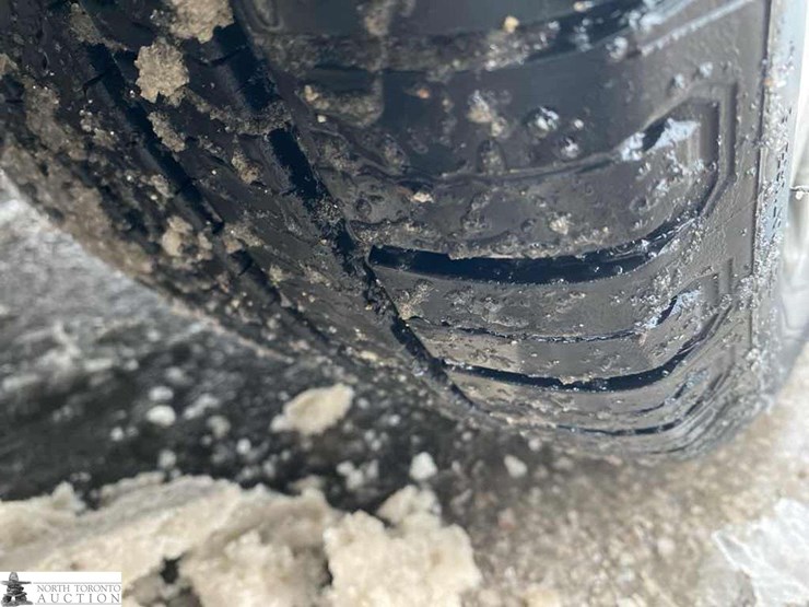 2017-ford-fusion-se-image-9