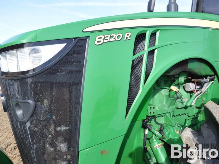 john-deere-8320r-image-11