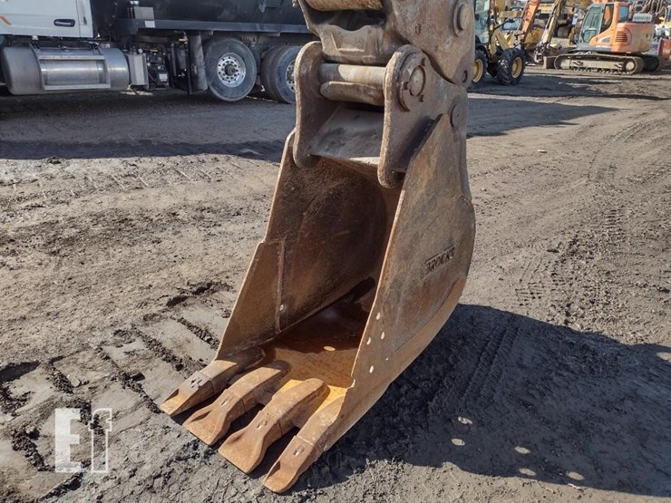 2012-hitachi-zx160-lc-3-image-18