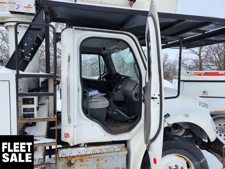 2020-freightliner-m2-106-image-16