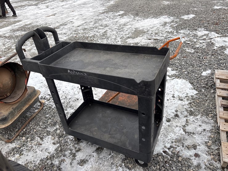 #6535-•-e1.-(2)-roll-carts-image-4