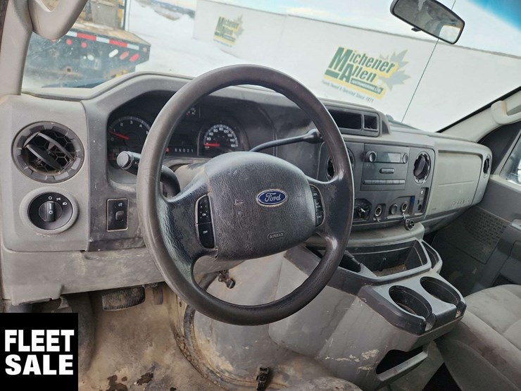 2013-ford-cargo-image-20