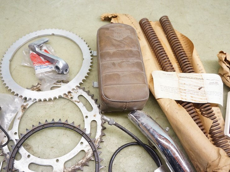 harley-davidson-miscellaneous-parts-lot-image-4