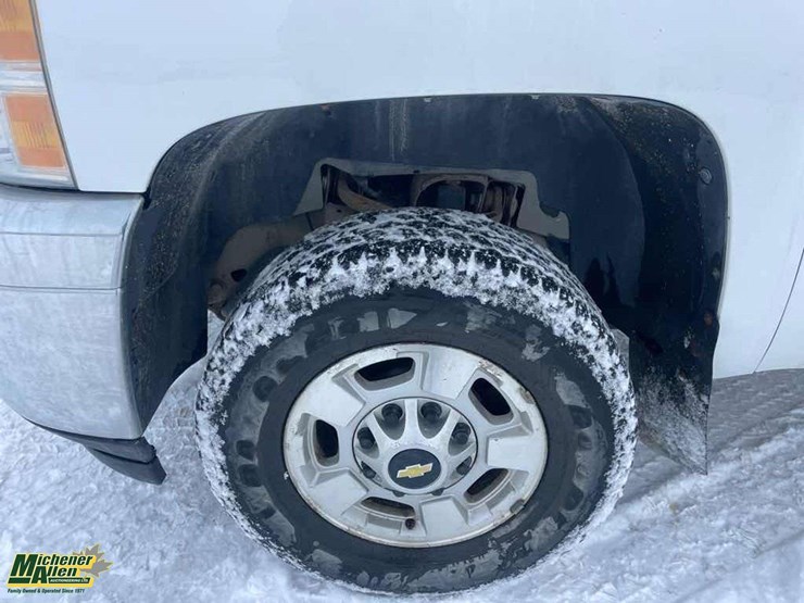 2011-chevrolet-k2500-image-35