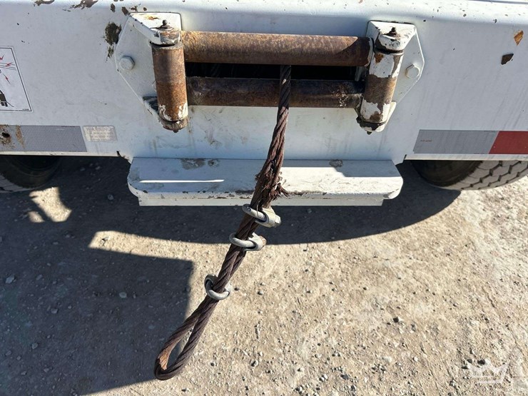 2006-international-bucket-truck-image-47