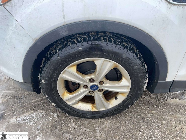 2015-ford-escape-image-19