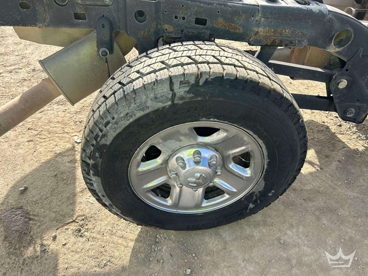 2017-dodge-2500-image-27