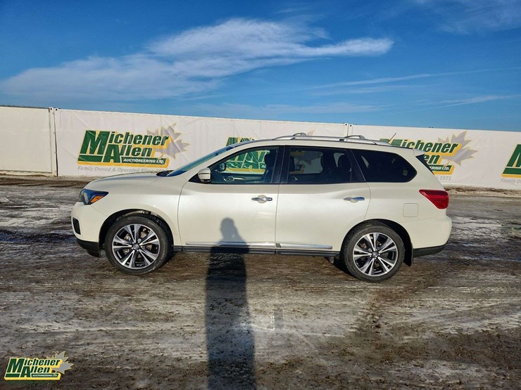 2017-nissan-pathfinder-image-25