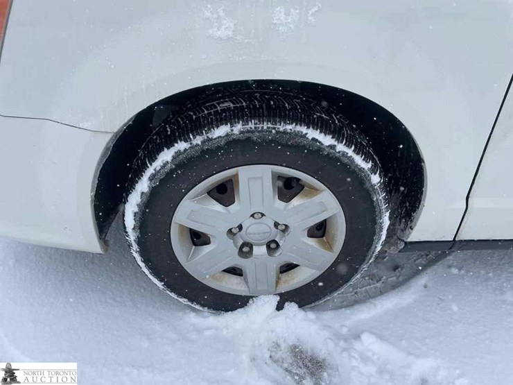 2011-dodge-grand-caravan-image-12