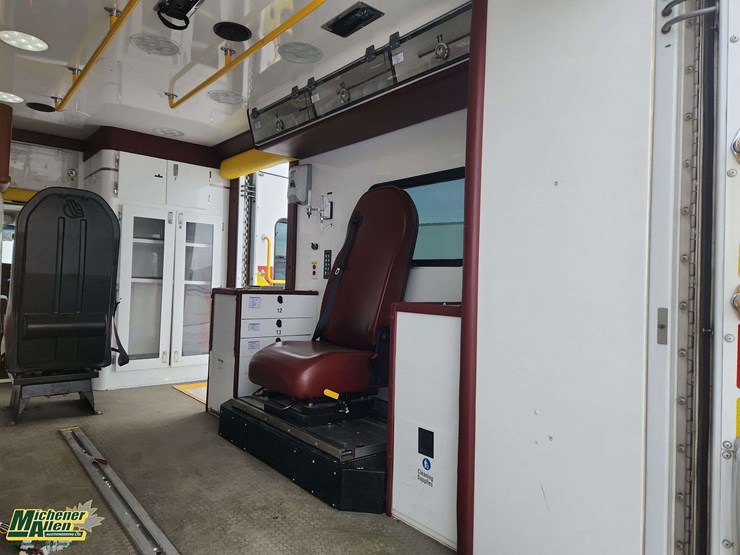 2016-chevrolet-express-s/a-ambulance-image-46