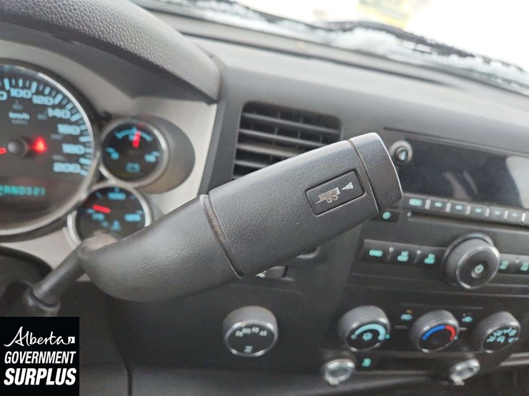 2011-chevrolet-silverado-1500-lt-image-23