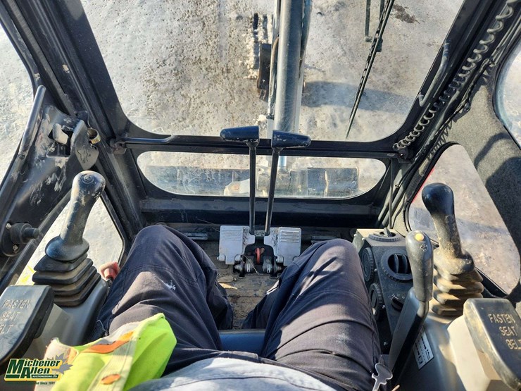 2013-bobcat-324-image-15