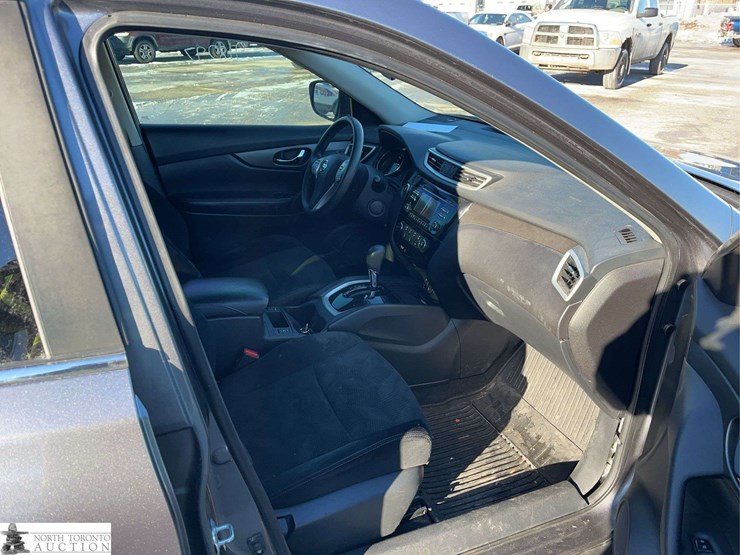 2016-nissan-rogue-image-24