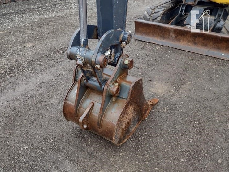 2022-deere-26g-image-16