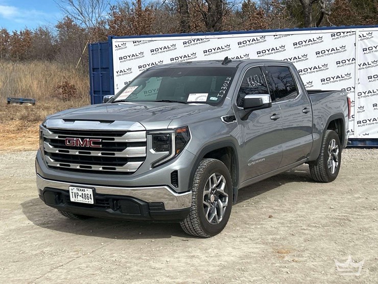 2023-gmc-seirra-elevation-crew-cab-4x4-pick-up-truck-image-1
