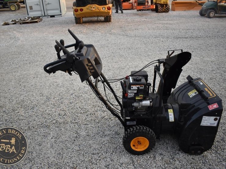 poulan-pro-24-inch-snow-blower-41331-image-6