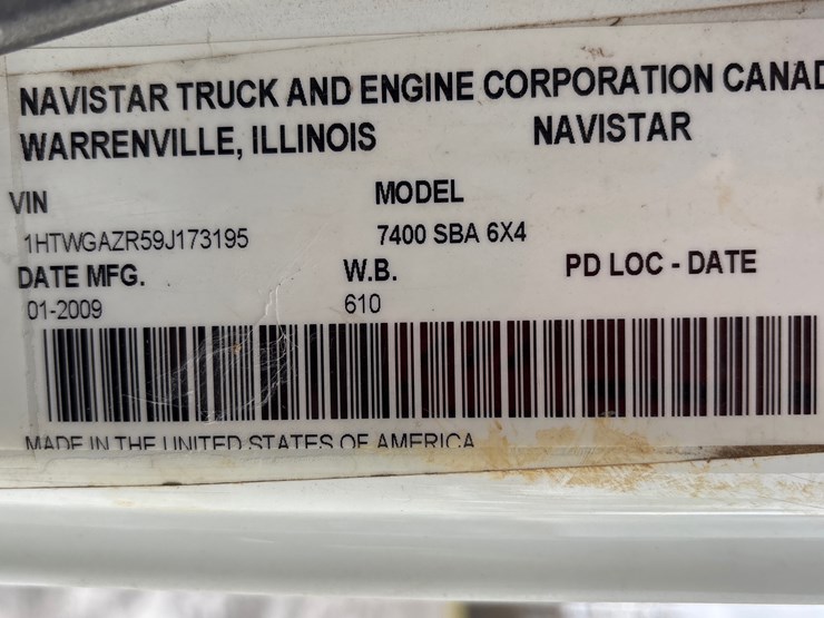 2009-international-7400-image-3
