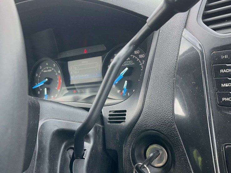 2019-ford-explorer-image-21