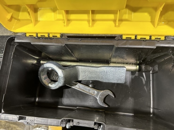 2025-agt-sshh680-hydraulic-breaker-image-9