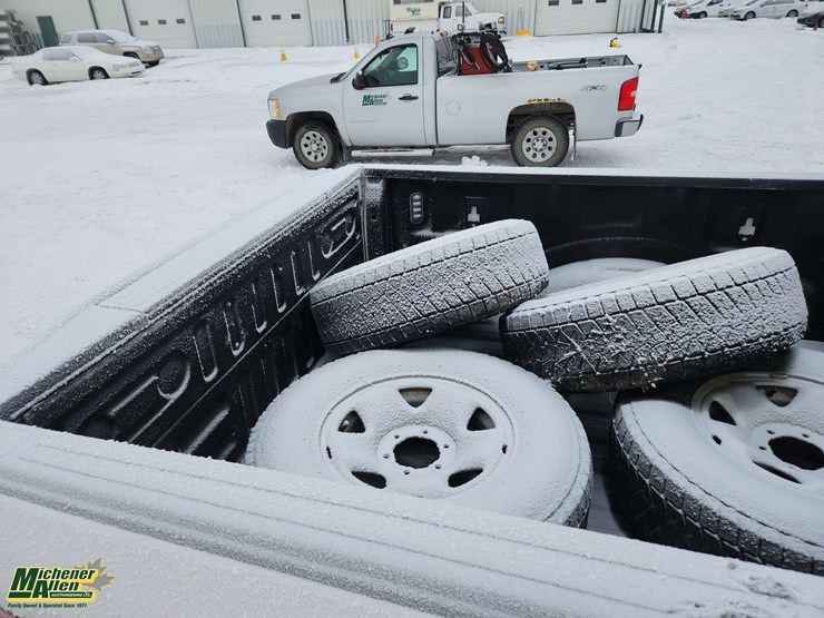 2017-ford-f150-image-16