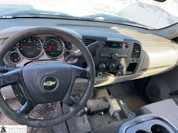 2008-chevrolet-silverado-2500hd-image-21