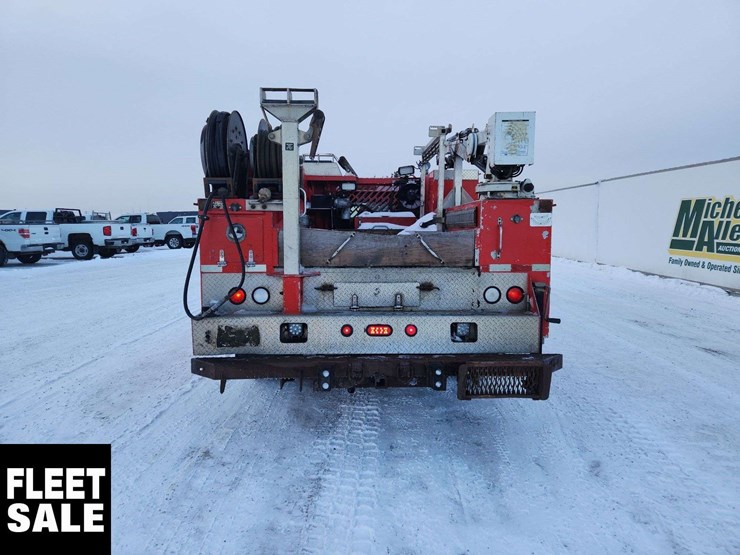 2011-ford-f550-image-7