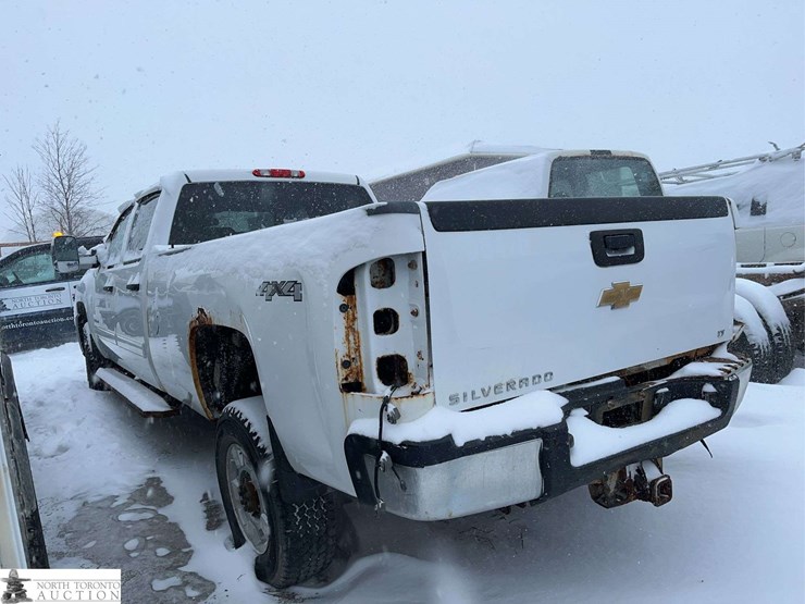 2011-chevrolet-k2500-image-6