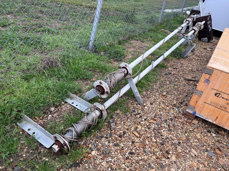 #8025-•-6000lb-boat-lift-image-1