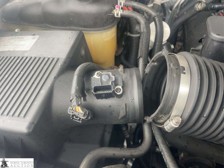 2015-chevrolet-tahoe-image-9